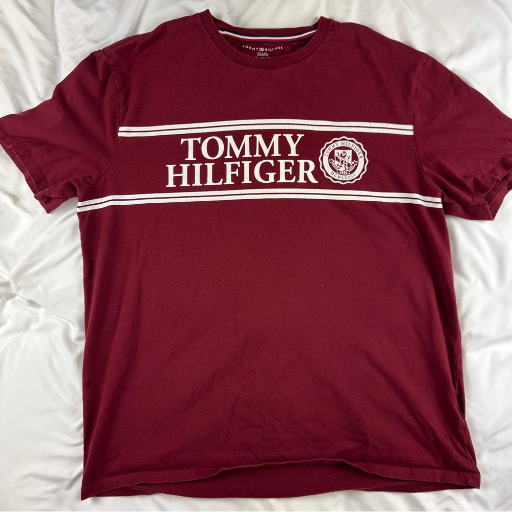 Tommy Hilfiger Men's Burgundy Tee